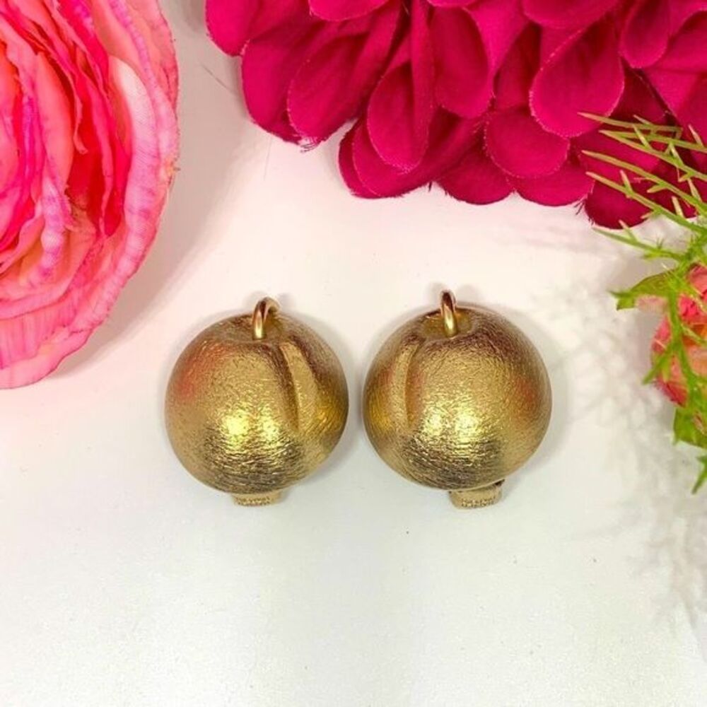VINTAGE⚜️RARE NAPIER Golden Peach Clip Earrings